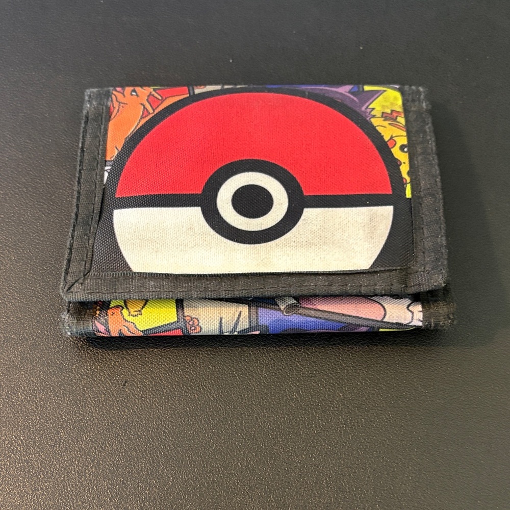 Pokémon Wallet ( Used ) - Picture 4 of 4